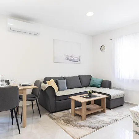 2 Bedroom Gorgeous In Vinišće